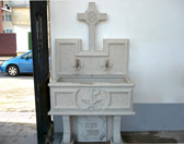 Trabajos en piedra - fuente en Cementerio de Ribeira